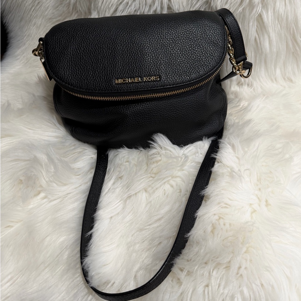 MICHAEL KORS Black Pebbled Leather Crossbody with Gold Hardware